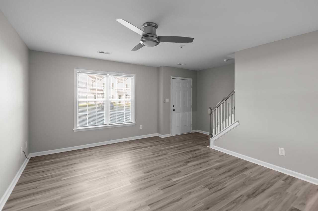 1256 Cross Creek Circle - Photo 5 of 10