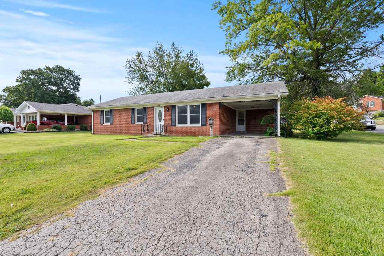 610 Greenbriar Dr - Photo 3 of 20