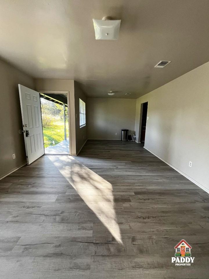 9493 N Us Highway 271 - Photo 4 of 11