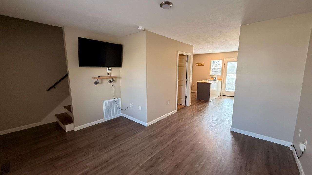 262 Bradford Dr - Photo 6 of 20