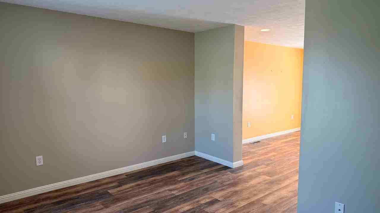 266 Bradford Dr - Photo 3 of 20