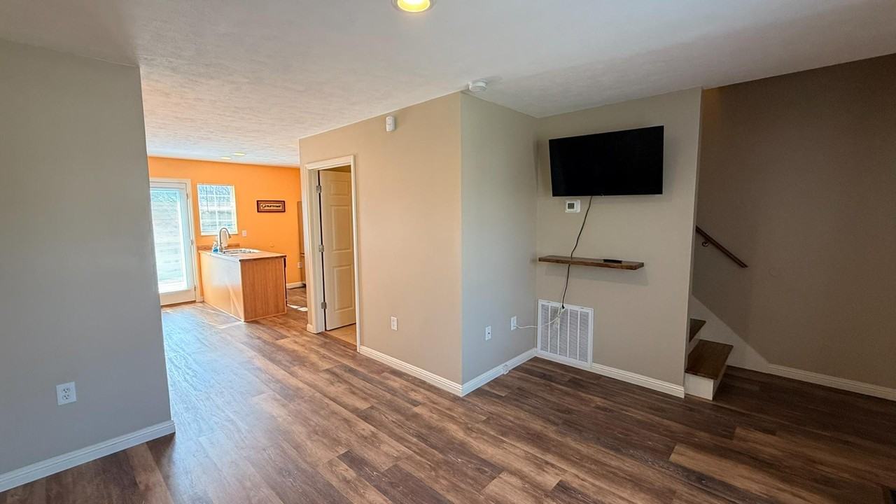 266 Bradford Dr - Photo 7 of 20