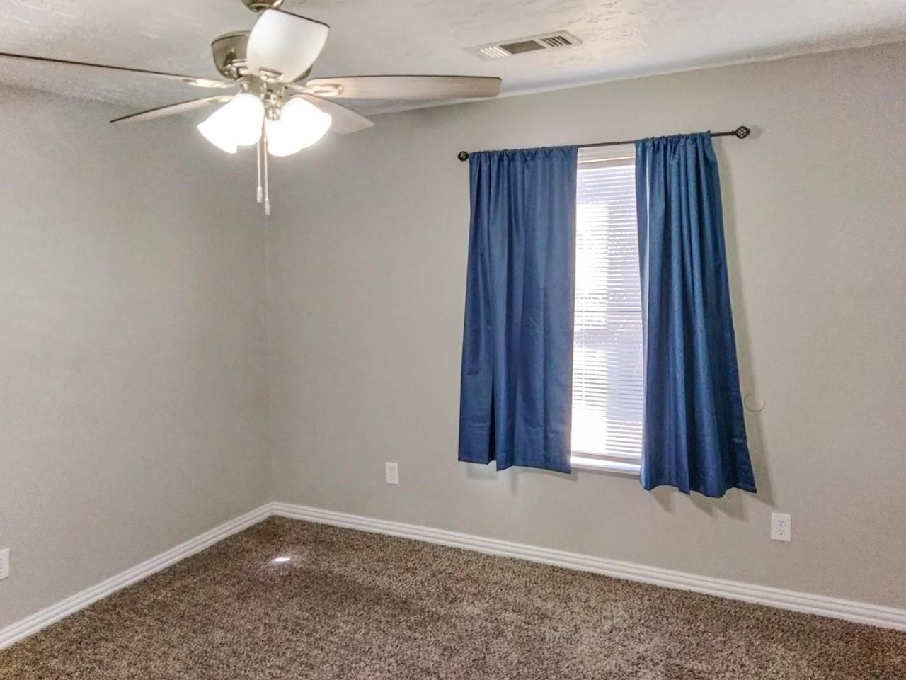 3005 Virginia Ave - Photo 3 of 20