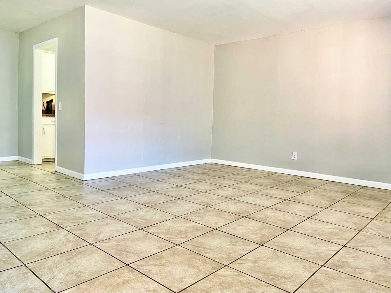 3806 Englewood Cir #3806 - Photo 6 of 22