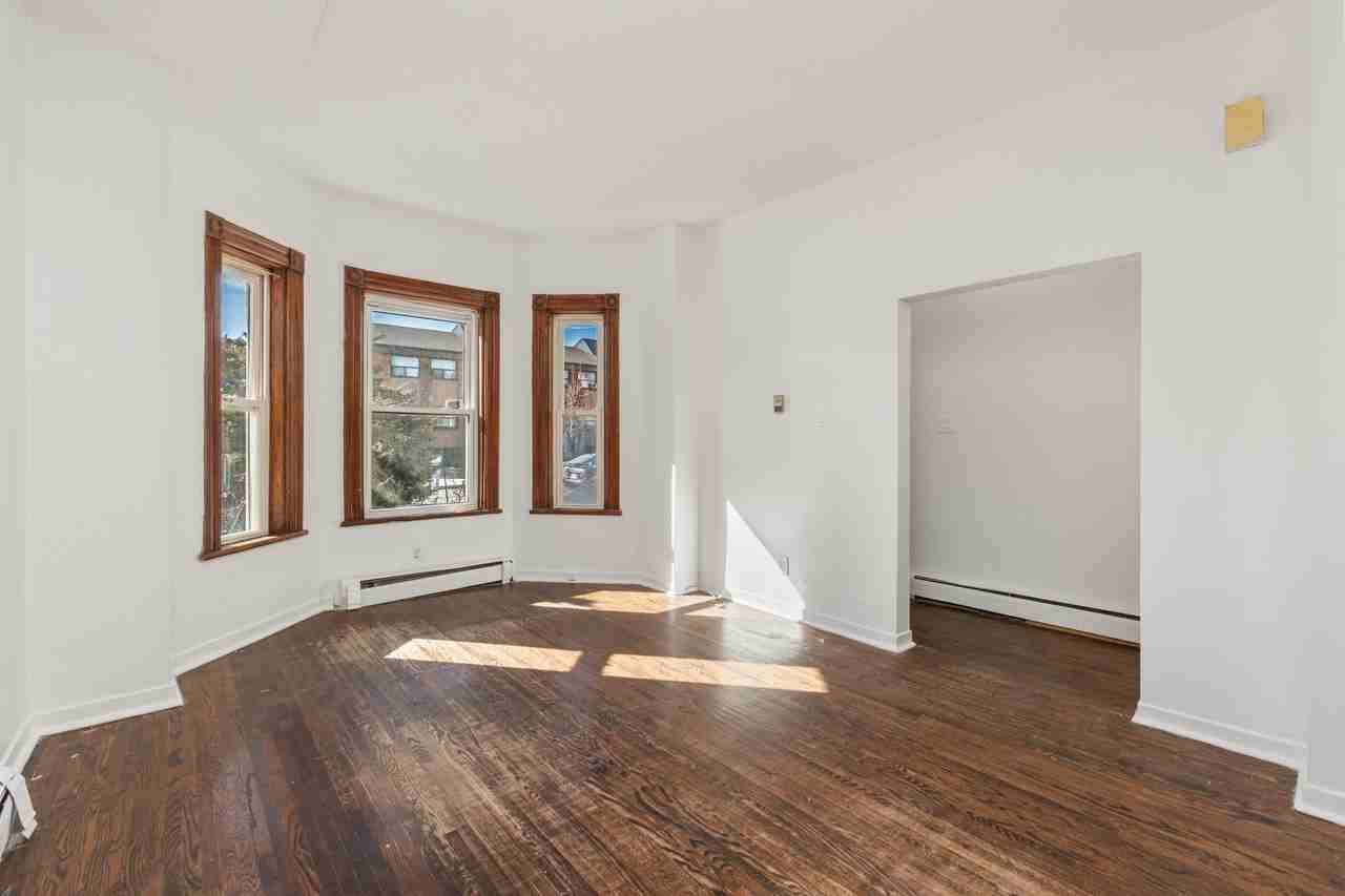 120 Stephenson Avenue #Main - Photo 2 of 24