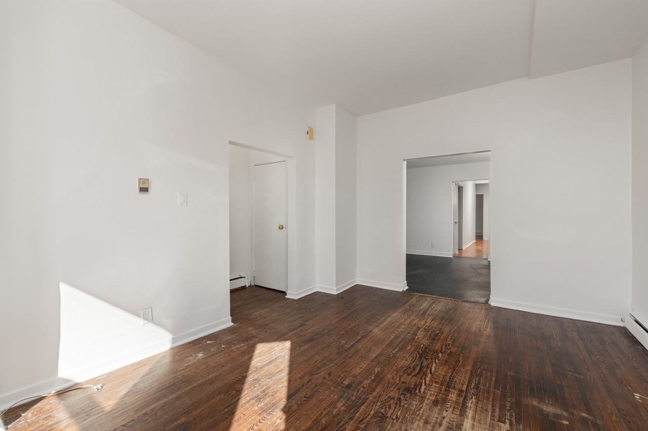 120 Stephenson Avenue #Main - Photo 3 of 24