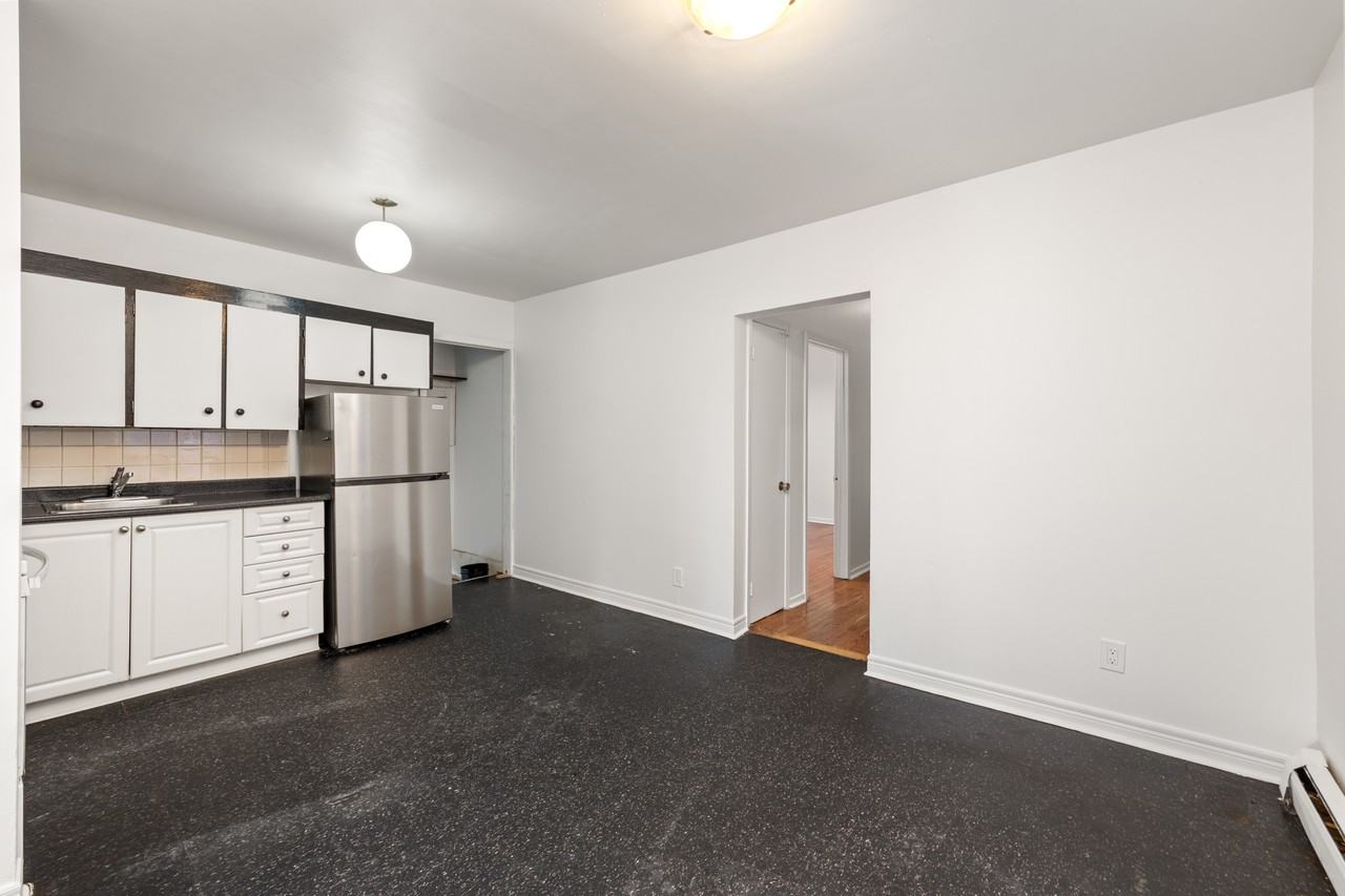 120 Stephenson Avenue #Main - Photo 4 of 24