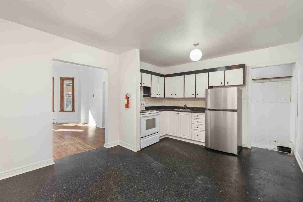 120 Stephenson Avenue #Main - Photo 6 of 24