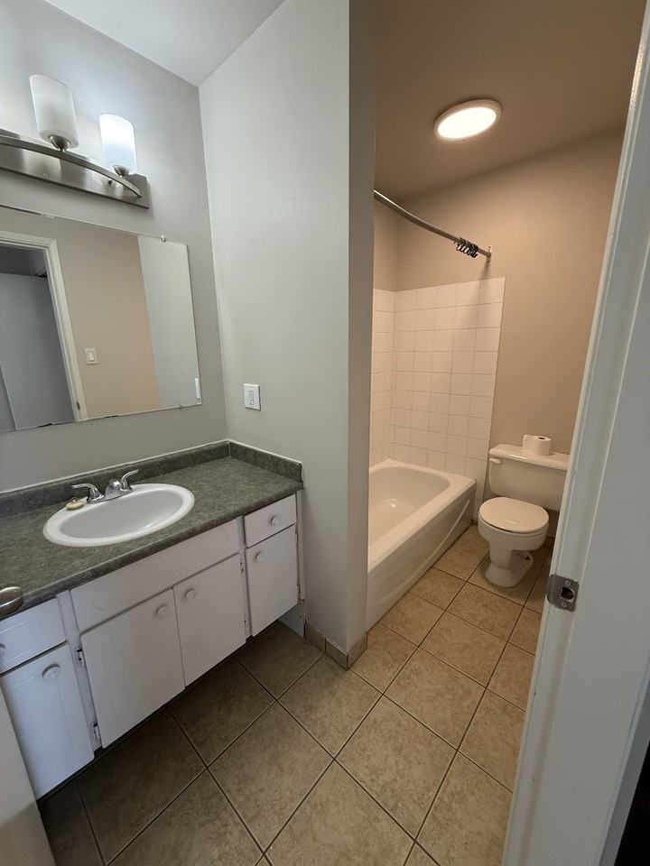 Cypress Manor 11920 102 street - Photo 3 of 12