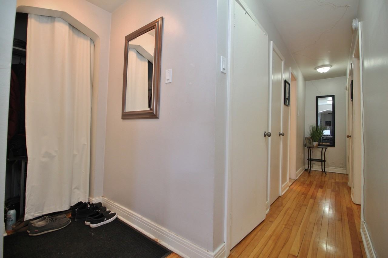 455 Echo Dr - Photo 2 of 17