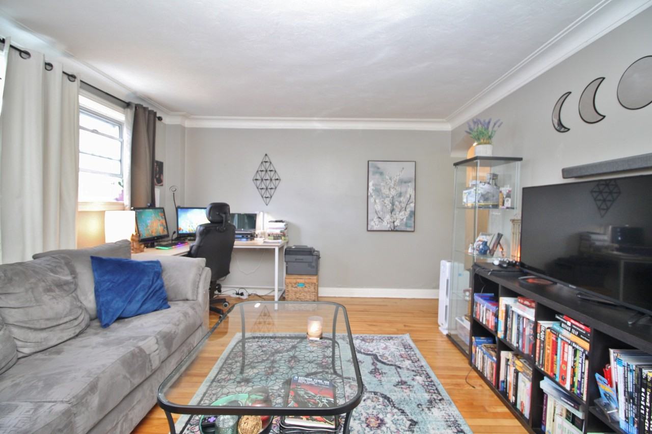 455 Echo Dr - Photo 3 of 17