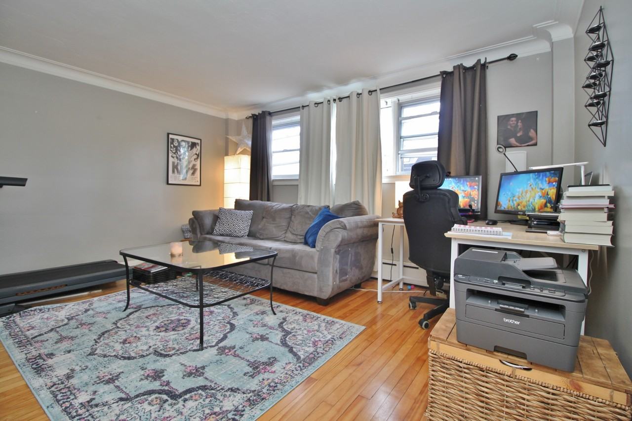 455 Echo Dr - Photo 5 of 17