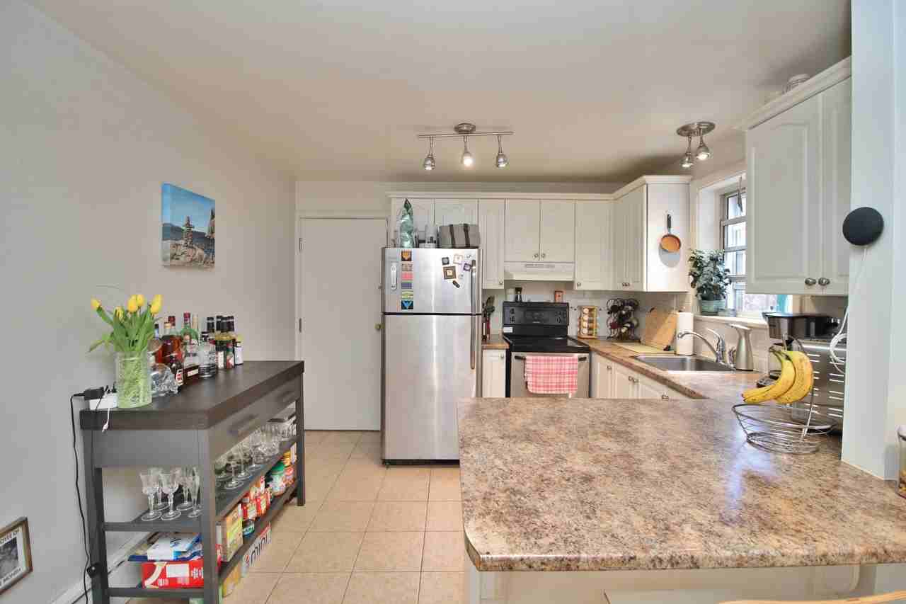 455 Echo Dr - Photo 6 of 17