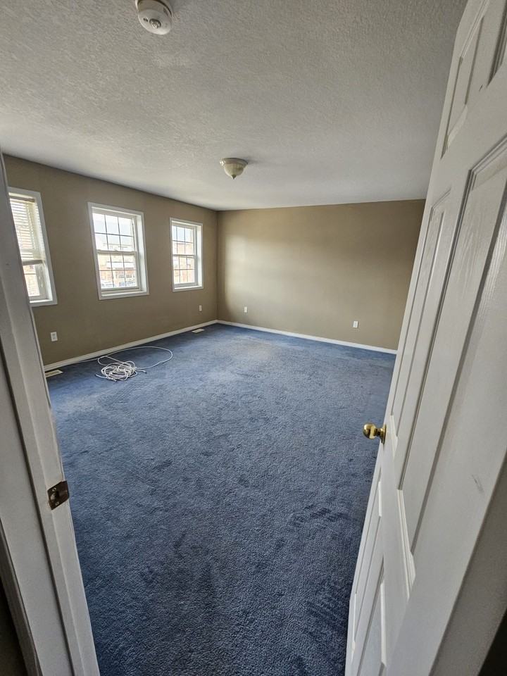 37 Kaufman Dr - Photo 4 of 23