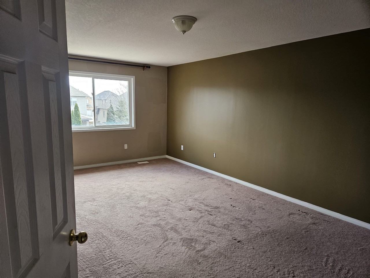 37 Kaufman Dr - Photo 5 of 23