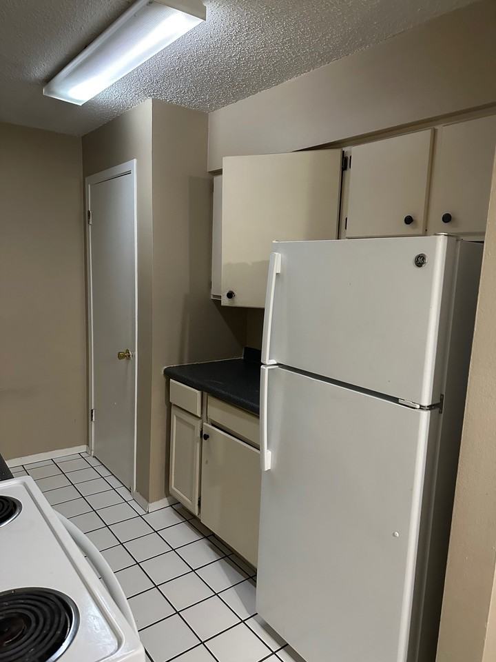 3101 Heritage Dr #12 - Photo 3 of 9