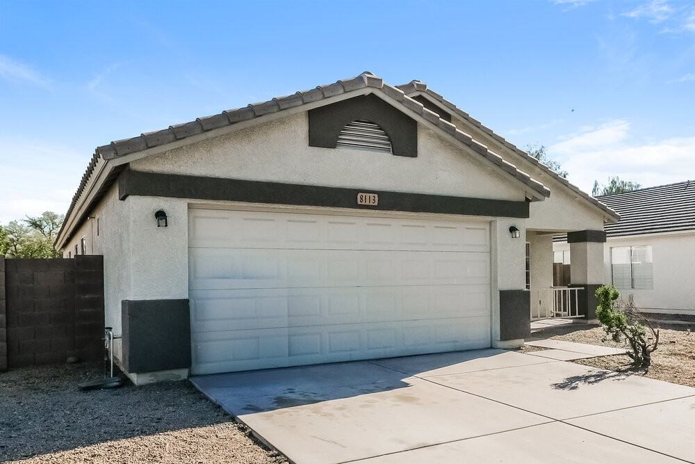 8113 W Pima St - Photo 3 of 16