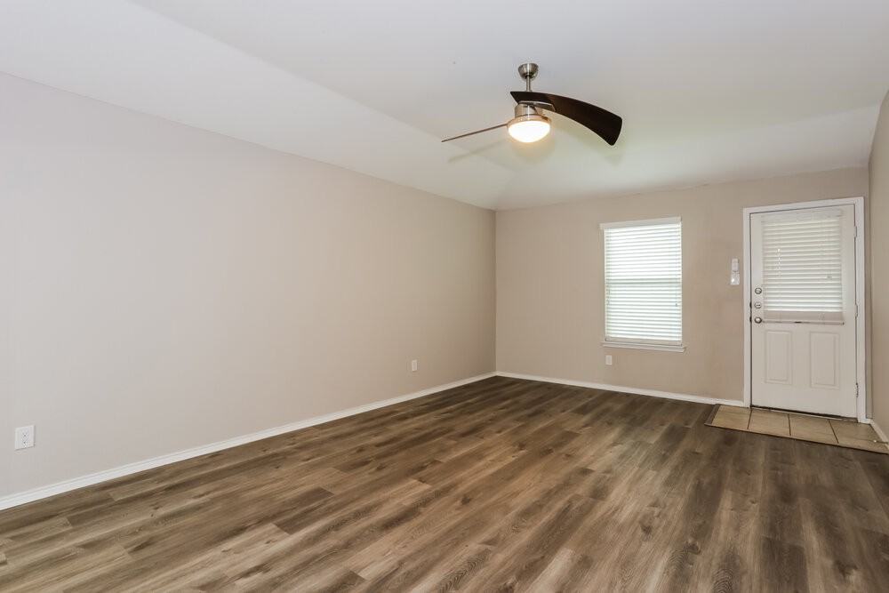 2484 French St - Photo 3 of 16