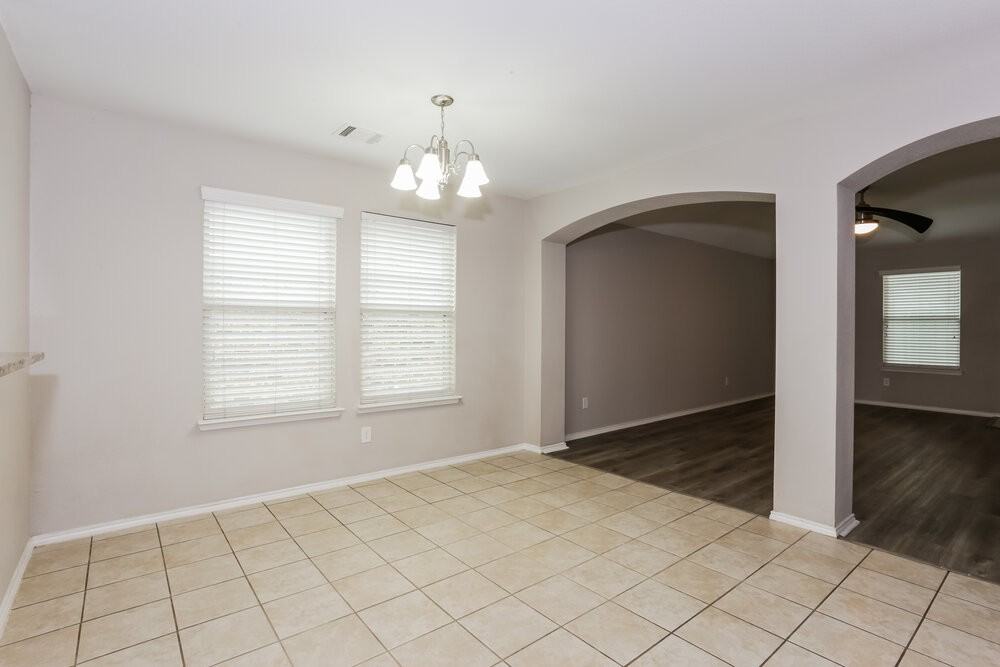 2484 French St - Photo 5 of 16