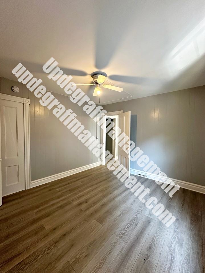 46 Kenwood Ave #4 - Photo 6 of 9