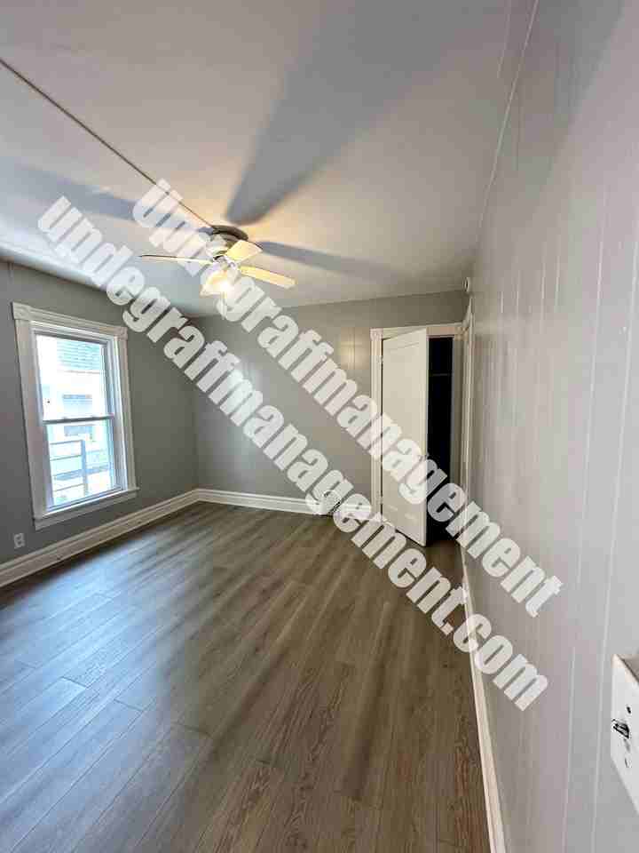 46 Kenwood Ave #4 - Photo 7 of 9