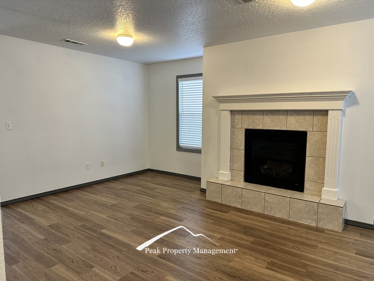 3416 Parktrail Ct #1 - Photo 3 of 33