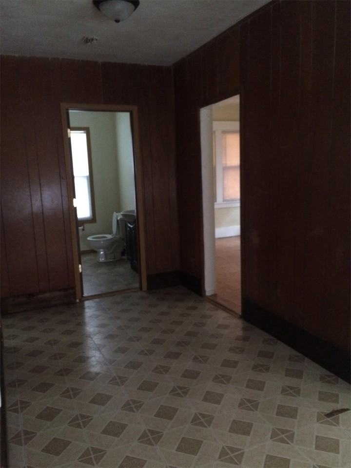 205 Maplewood St - Photo 4 of 6