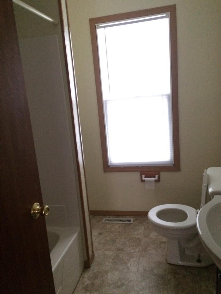 205 Maplewood St - Photo 5 of 6