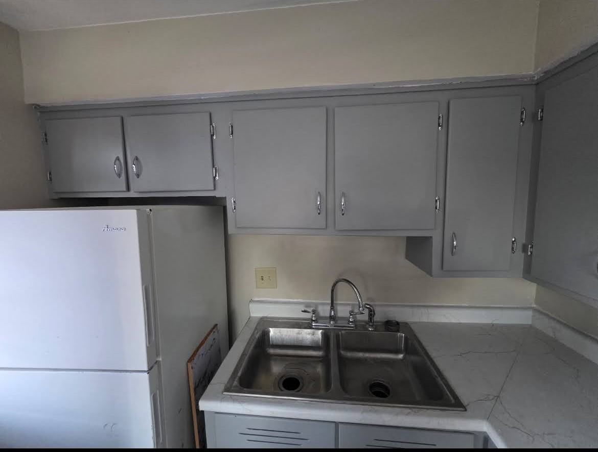 565 Crestview Dr #1 - Photo 7 of 11