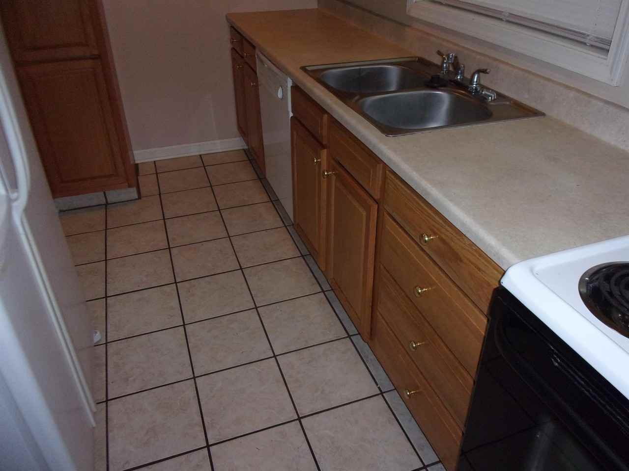 1536 Briarwood Cir #1 - Photo 3 of 17