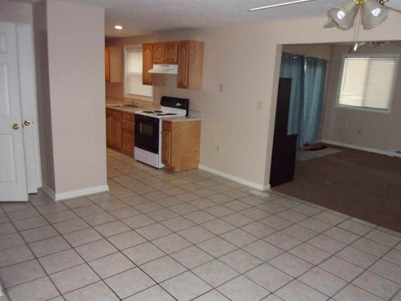 1536 Briarwood Cir #1 - Photo 4 of 17