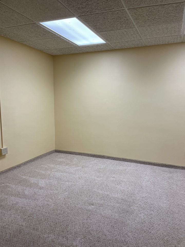 115 E Broadway St #1 - Photo 4 of 11