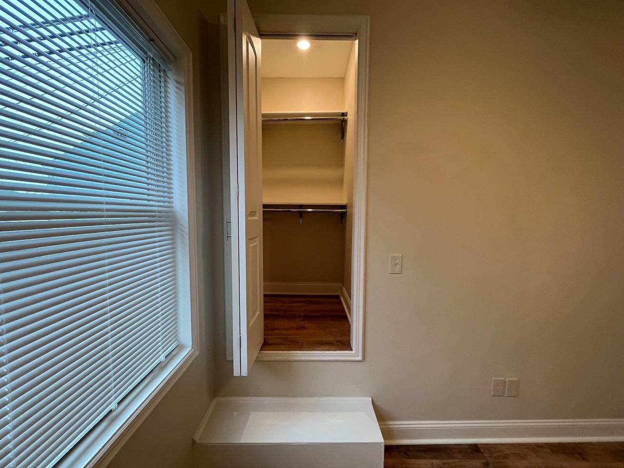 4739 Essex Way #4739 - Photo 6 of 17