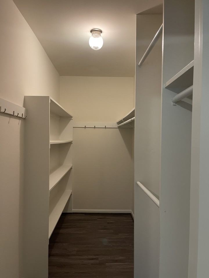 8504 Sky View DriveUnit 104 #8504-104 - Photo 6 of 10