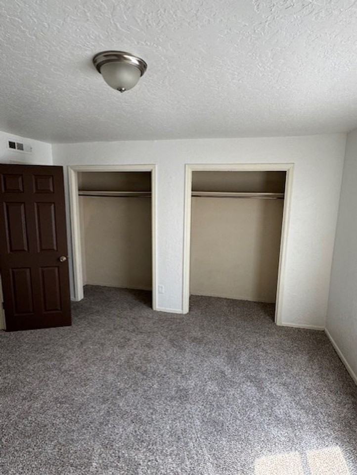 131 Crystal Cir - Photo 4 of 7