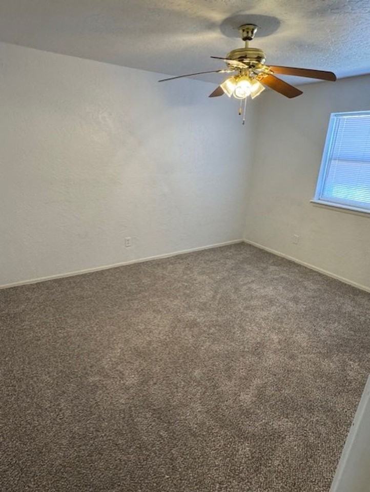 131 Crystal Cir - Photo 5 of 7