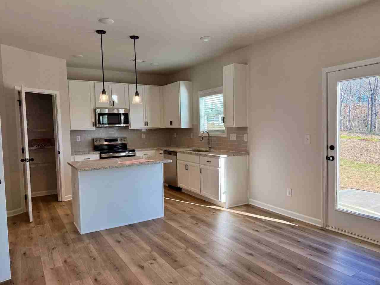 401 Fox Creek Dr #1 - Photo 6 of 30