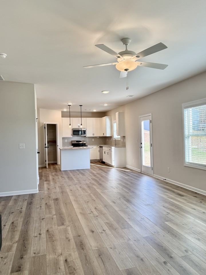 401 Fox Creek Dr #1 - Photo 7 of 30