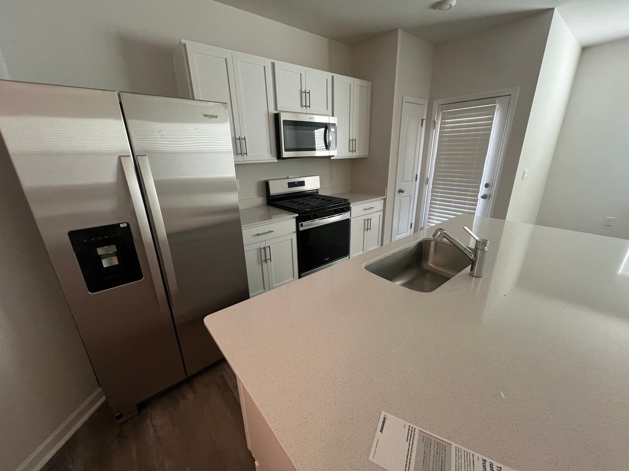 152 Starlight St - Photo 3 of 29