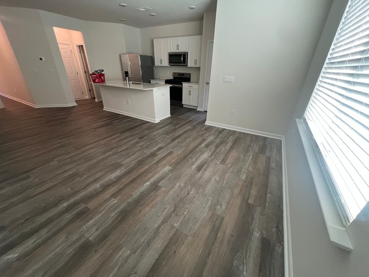 152 Starlight St - Photo 7 of 29