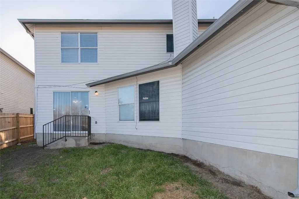 12931 Heyerdahl - Photo 4 of 50