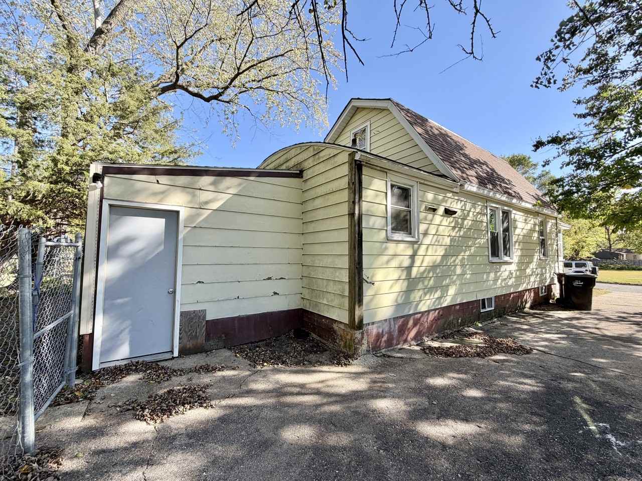 923 Randall St #1 - Photo 3 of 25