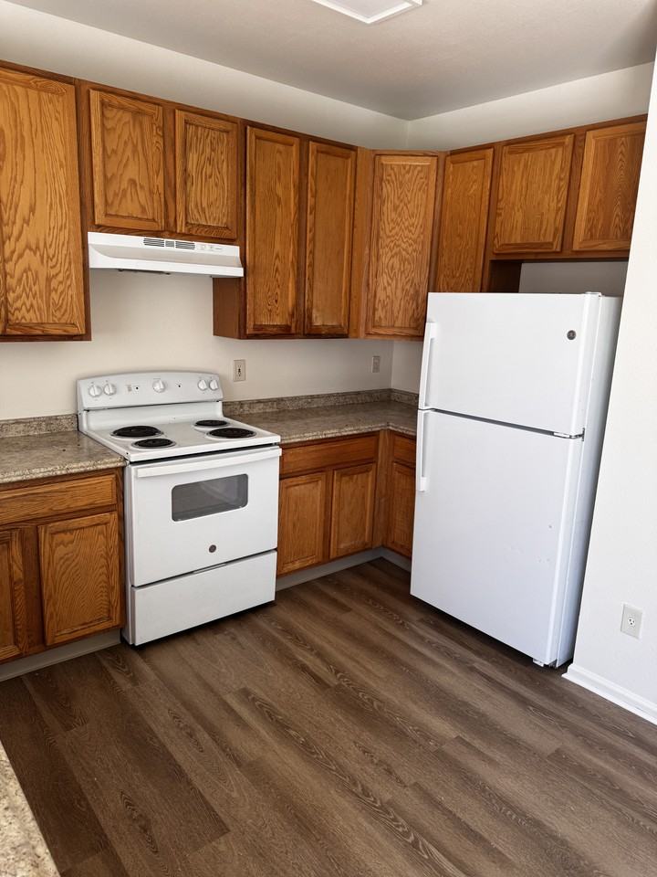 134 S Elkhart St - Photo 4 of 13