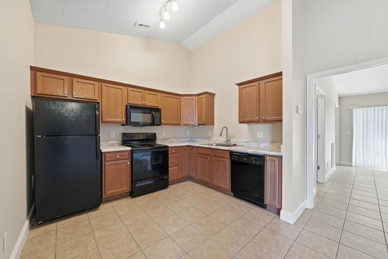 Suncrest Village - Photo 6 of 29