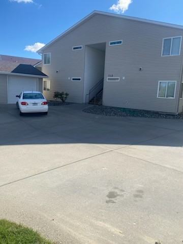 712 Oakmont Rd #4 - Photo 2 of 11