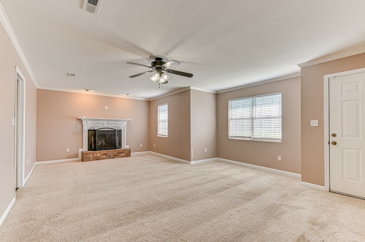 259 Hillwood Ct #1 - Photo 5 of 31