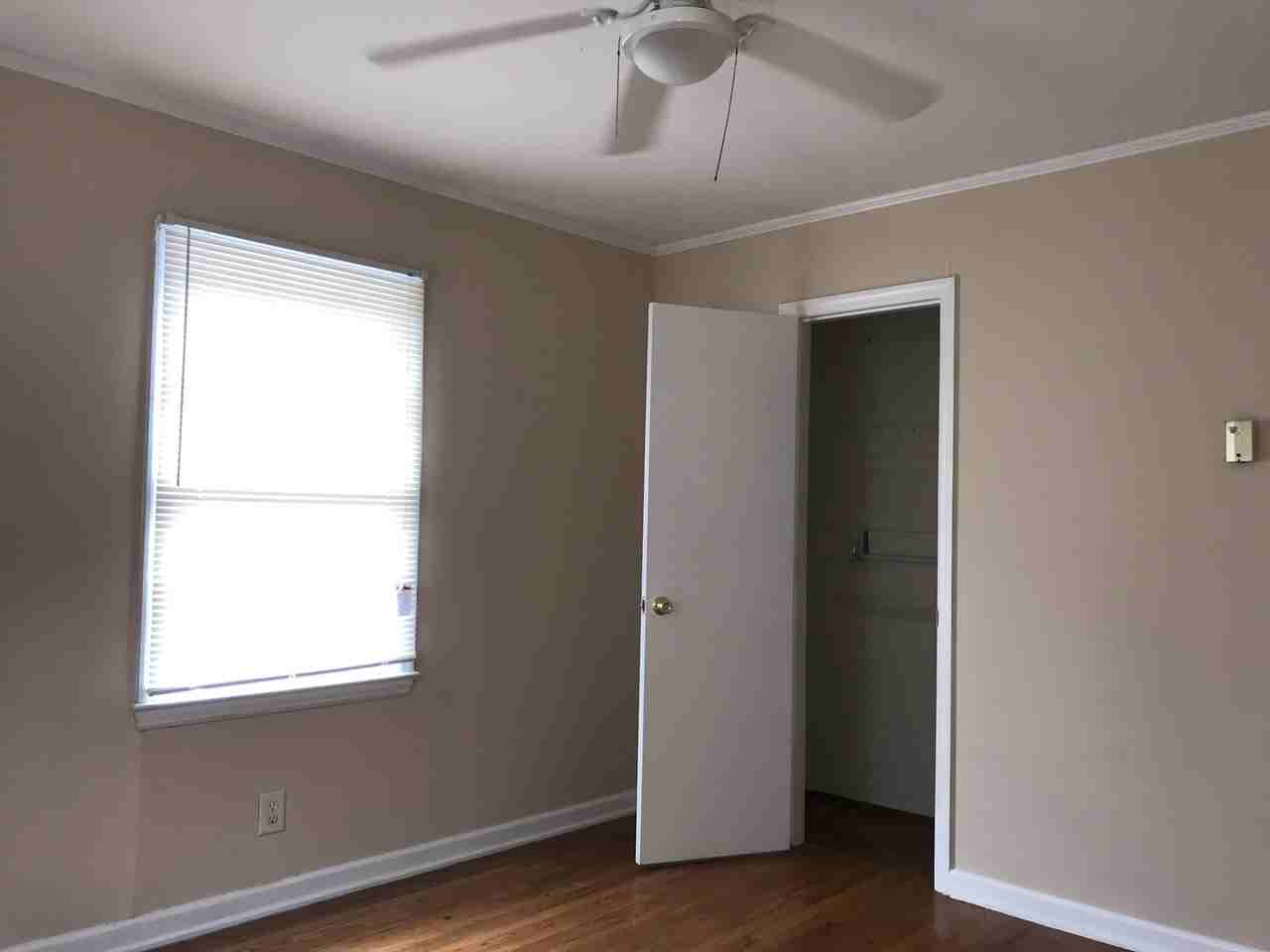 419 Banks St #A - Photo 2 of 12