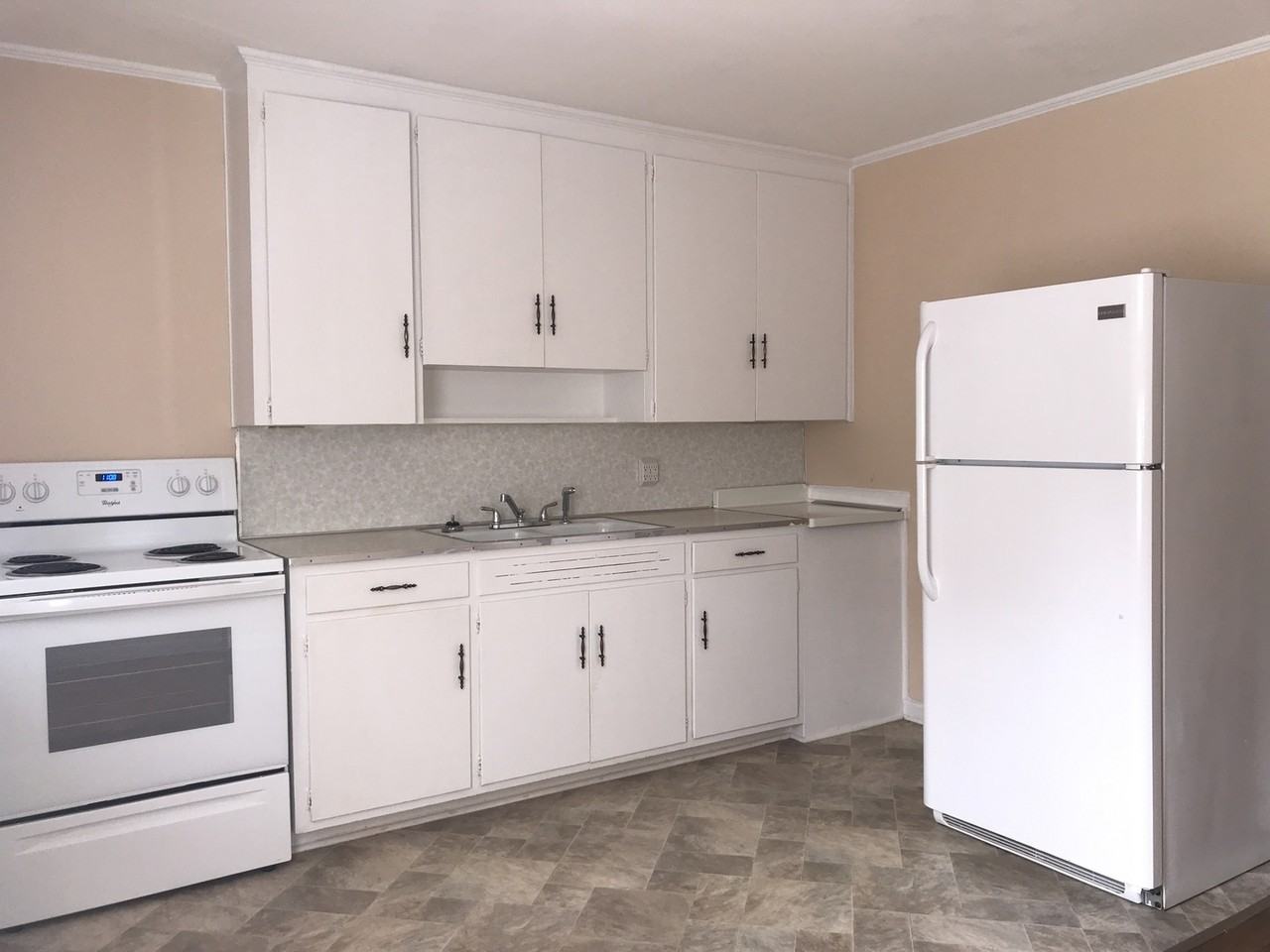 419 Banks St #A - Photo 4 of 12