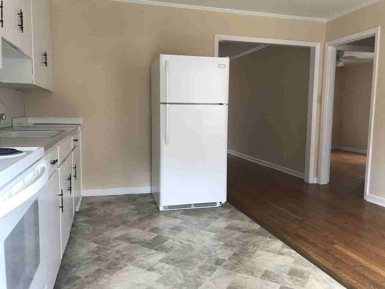 419 Banks St #A - Photo 6 of 12