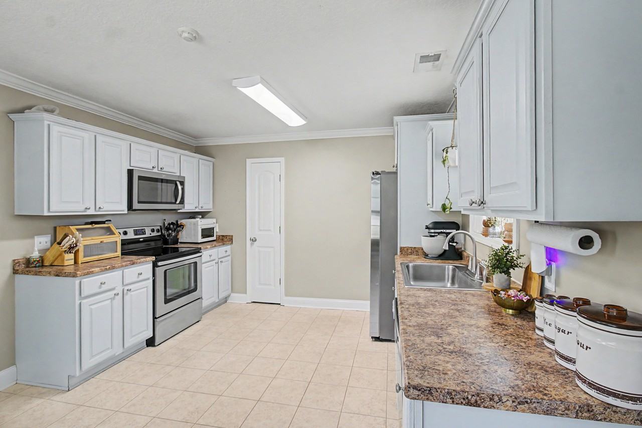 220 Jackson Avenue Northeast NE #1 - Photo 7 of 24